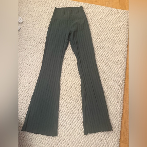 AERIE | Offline Ribbed Green Flare Leggings | Size S - Picture 4 of 8